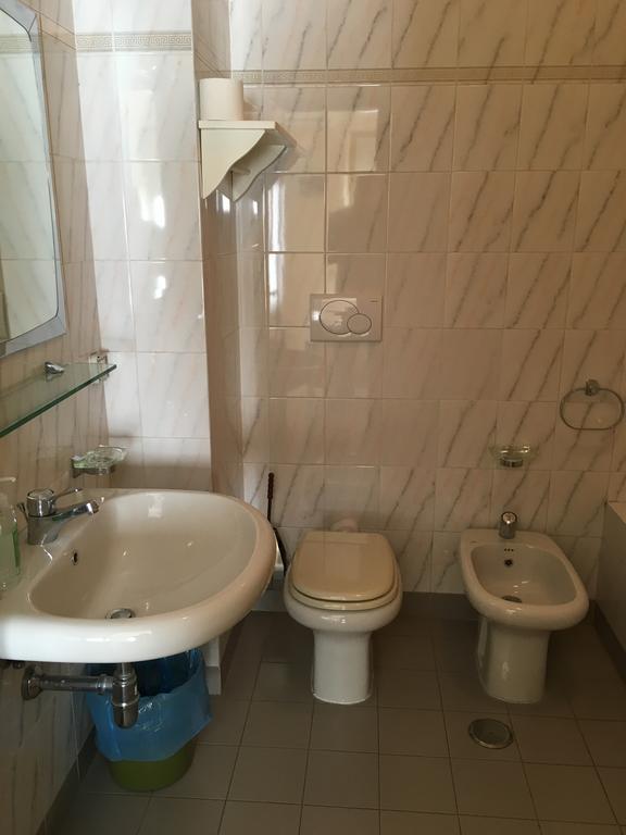 Casa Nostra Signora Hotel Isola Farnese Luaran gambar