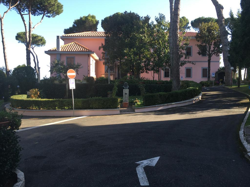 Casa Nostra Signora Hotel Isola Farnese Luaran gambar