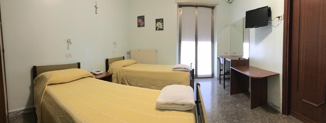 Casa Nostra Signora Hotel Isola Farnese Luaran gambar